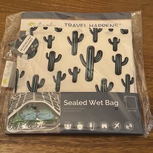 Itzy Ritzy Black and White Wet Bag